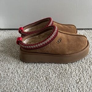 UGG Women’s Tazz II